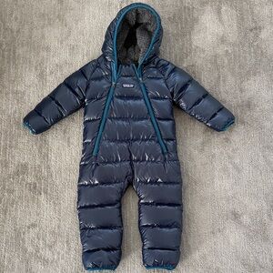 Never worn! Patagonia Dark Blue Infant Snowsuit with Hood - excellent condition!